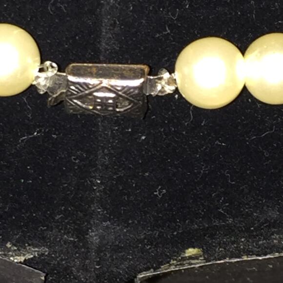 Vintage Faux Pearl necklace Japan - Picture 3 of 3